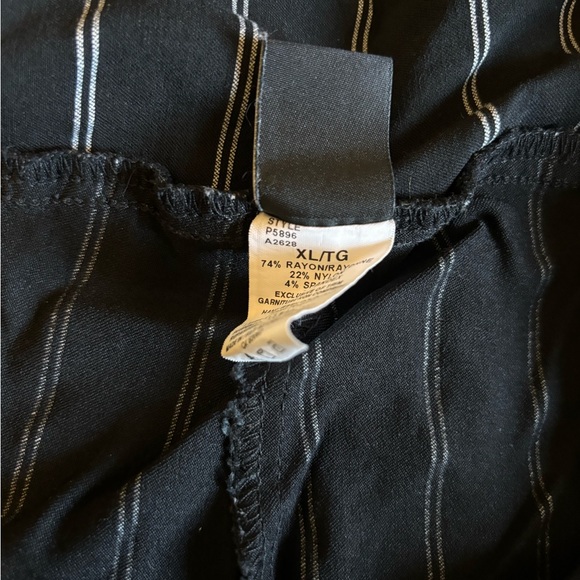 Pinstripe pants - Picture 3 of 4